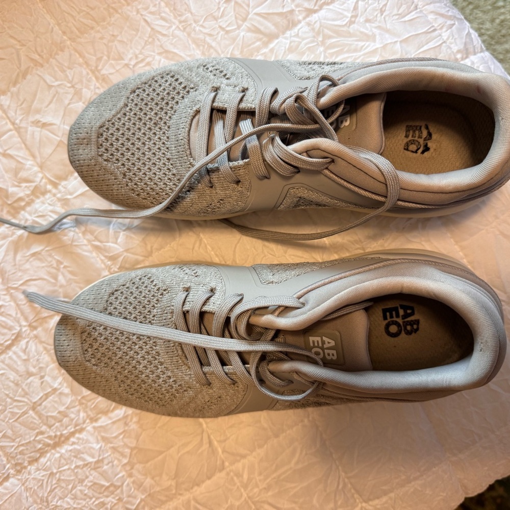 Abeo Light Gray Knit Sneakers